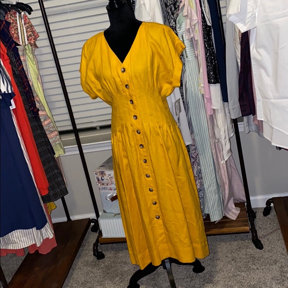 Golden poppy linen dress size 6 by Antonio Melani.